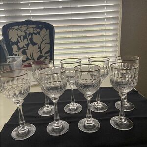Elegant Crystal Wine Glass Set with Gold Rim